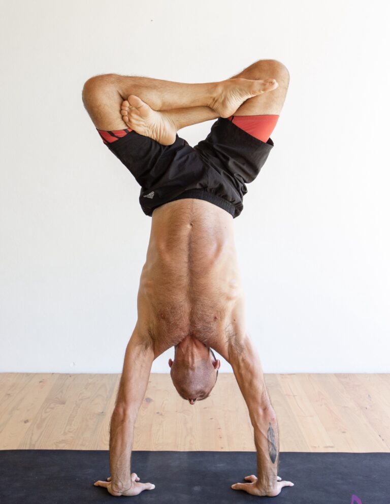 Transform Your Well-Being: Synergy Wellness Tip to Elliminate Pain in the Lower Back